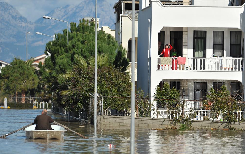 ANTALYA'DAKI SAGANAK