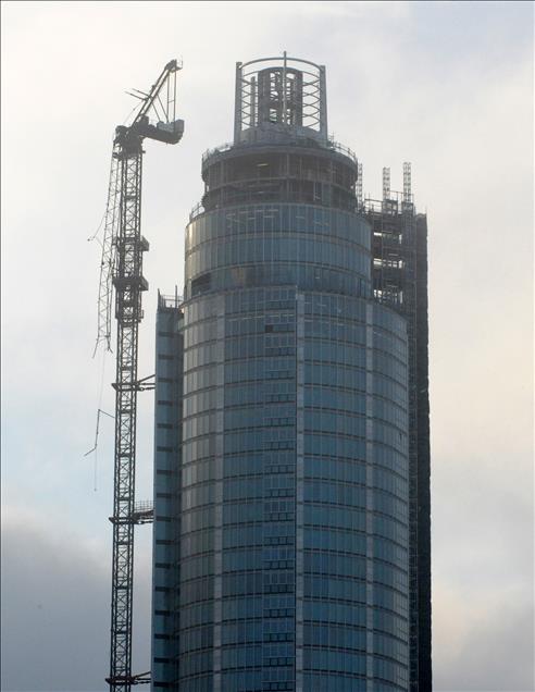 LONDRA'DA HELIKOPTER DUSTU