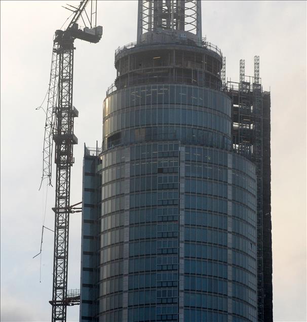 LONDRA'DA HELIKOPTER DUSTU