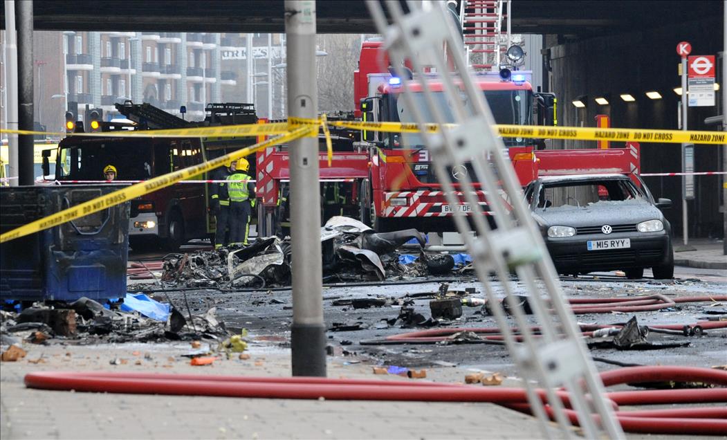 LONDRA'DA HELIKOPTER DUSTU
