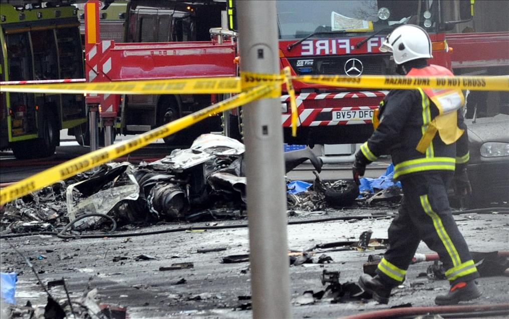 LONDRA'DA HELIKOPTER DUSTU