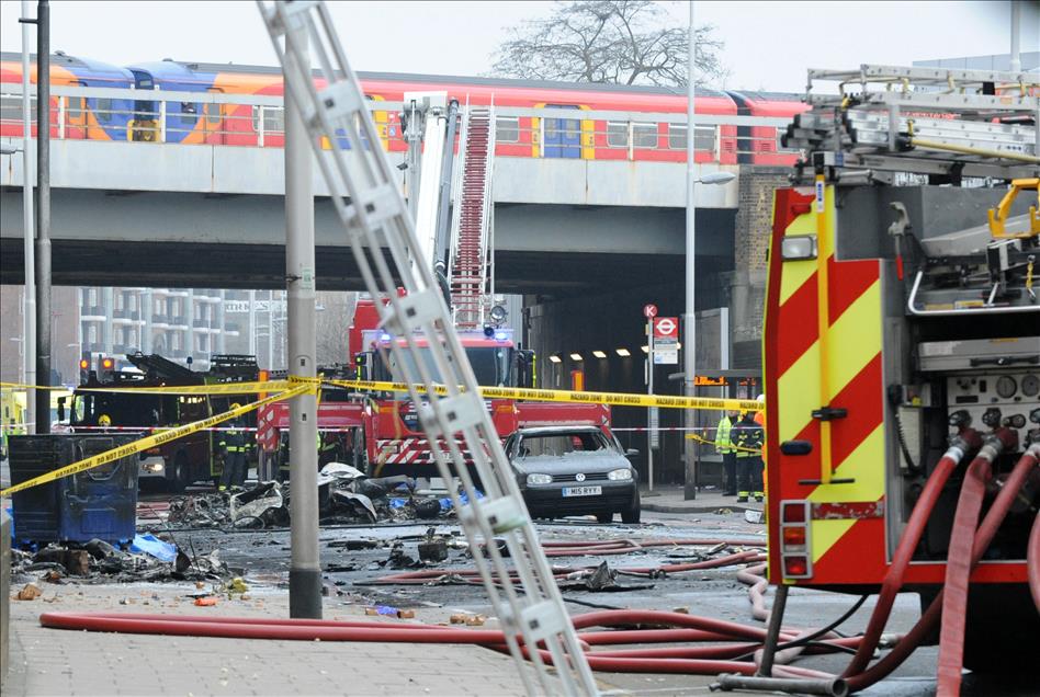 LONDRA'DA HELIKOPTER DUSTU