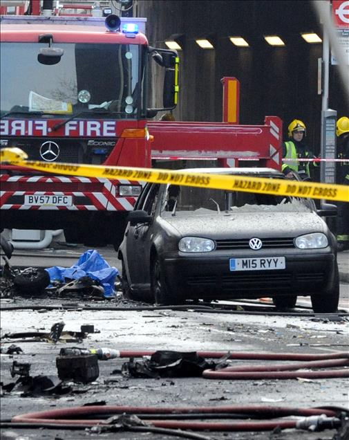 LONDRA'DA HELIKOPTER DUSTU