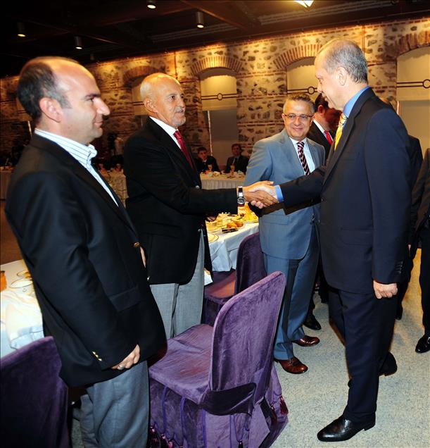 BASBAKAN ERDOGAN MEDYA TEMSILCILERIYLE