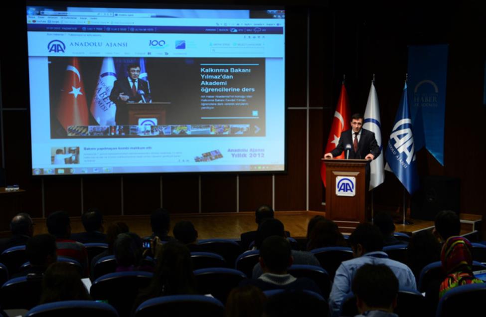 KALKINMA BAKANI YILMAZ'DAN AKADEMI OGRENCILERINE DERS