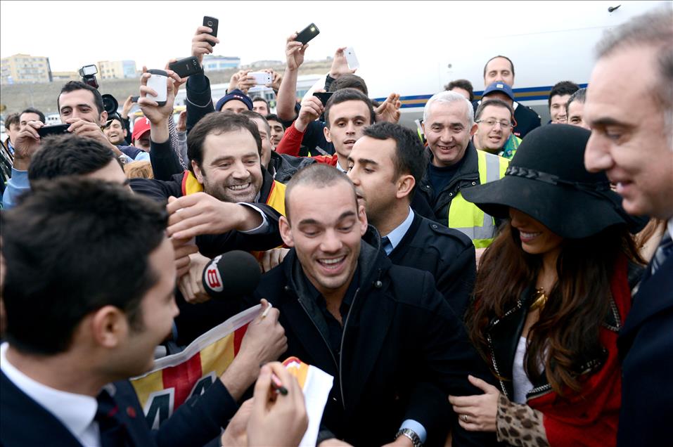GALATASARAY'IN YENI TRANSFERI SNEIJDER ISTANBUL'DA