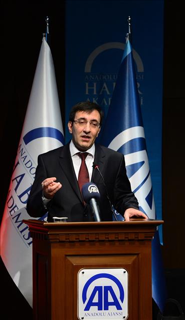 KALKINMA BAKANI YILMAZ'DAN AKADEMI OGRENCILERINE DERS