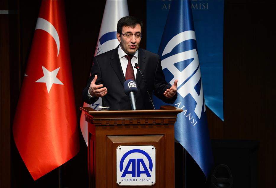 KALKINMA BAKANI YILMAZ'DAN AKADEMI OGRENCILERINE DERS