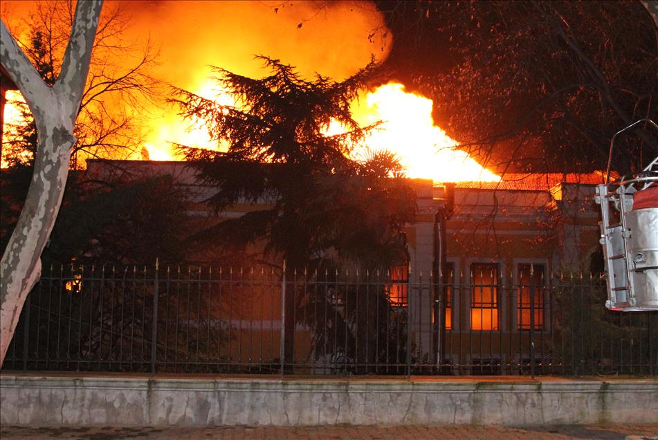 GALATASARAY UNIVERSITESI'NDE YANGIN