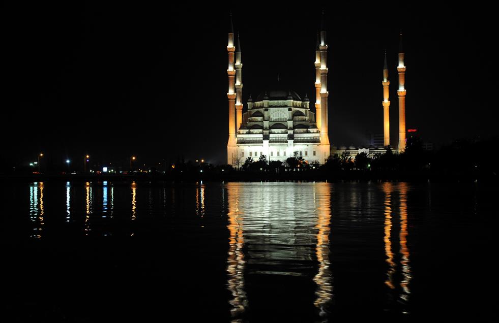 MEVLIT KANDILI VE SABANCI MERKEZ CAMII