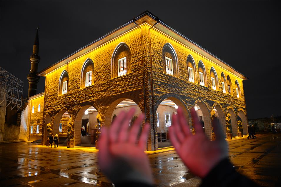 HACIBAYRAM CAMII'NDE MEVLIT KANDILI COSKUSU