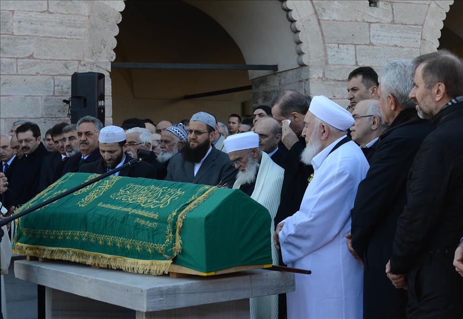 BASBAKAN ERDOGAN'IN DAYISI TOPRAGA VERILDI