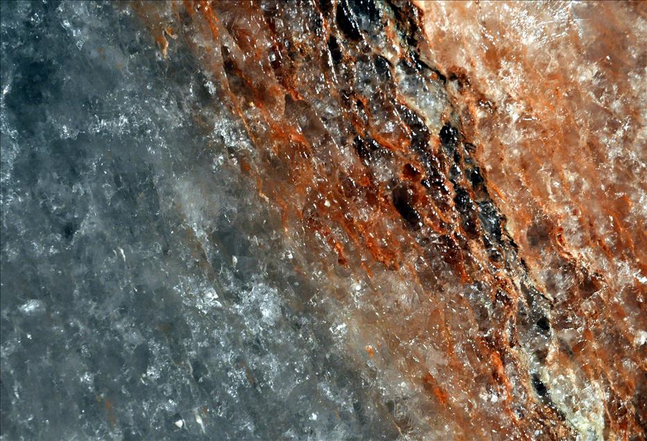 DUNYANIN GOZU, HIMALAYA TUZU'NDA