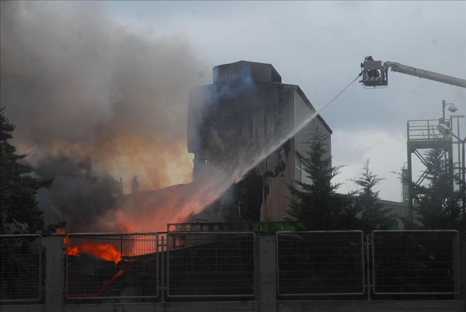 YALOVA'DA ELYAF FABRIKASINDAKI YANGIN