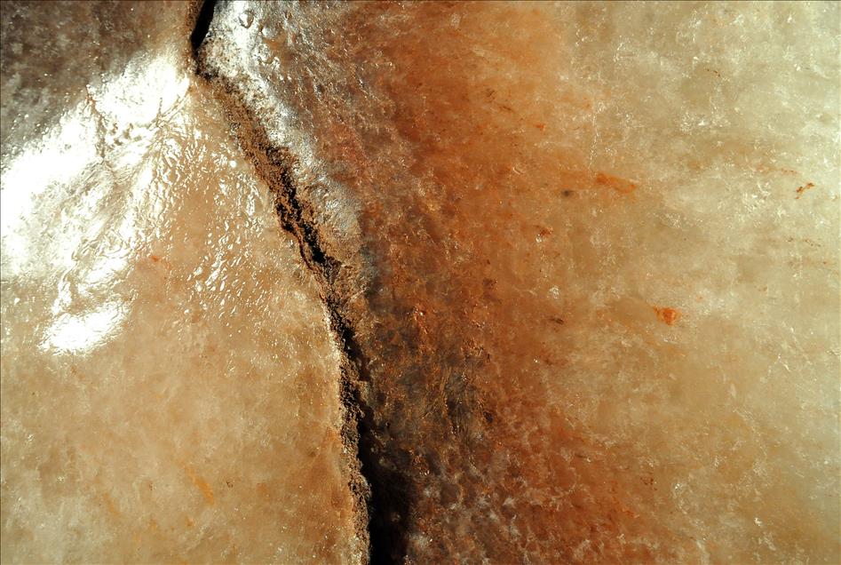 DUNYANIN GOZU, HIMALAYA TUZU'NDA