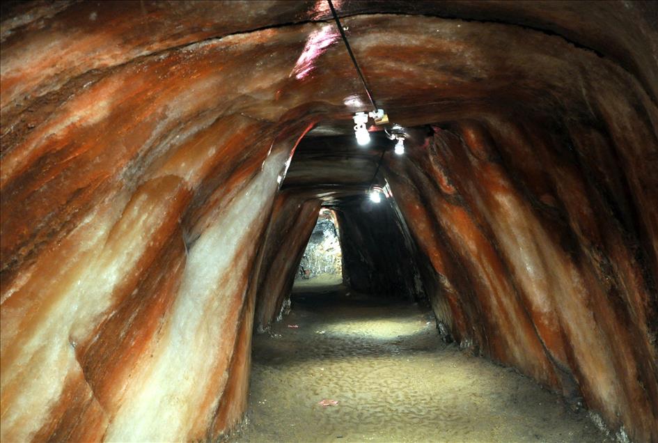 DUNYANIN GOZU, HIMALAYA TUZU'NDA