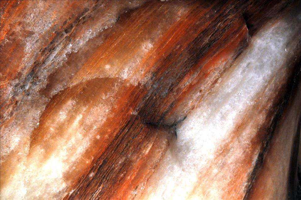 DUNYANIN GOZU, HIMALAYA TUZU'NDA
