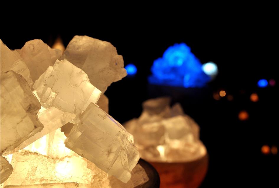 DUNYANIN GOZU, HIMALAYA TUZU'NDA