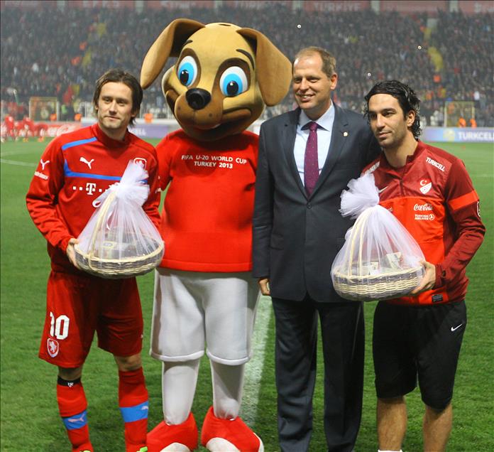 TURKIYE - CEK CUMHURIYETI FUTBOL MACI