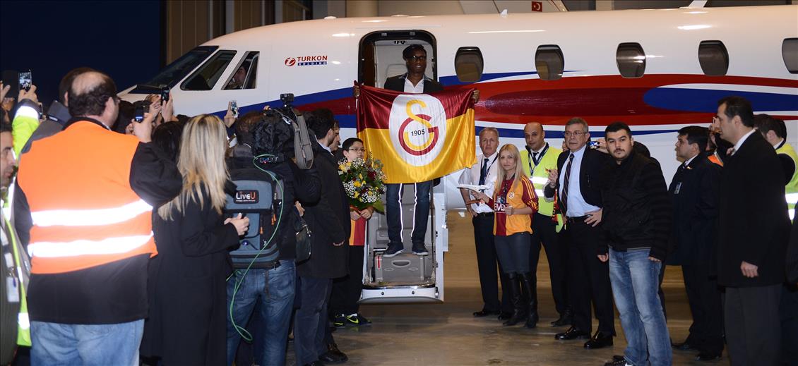 GALATASARAY'IN YENI TRANSFERI DROGBA ISTANBUL'DA