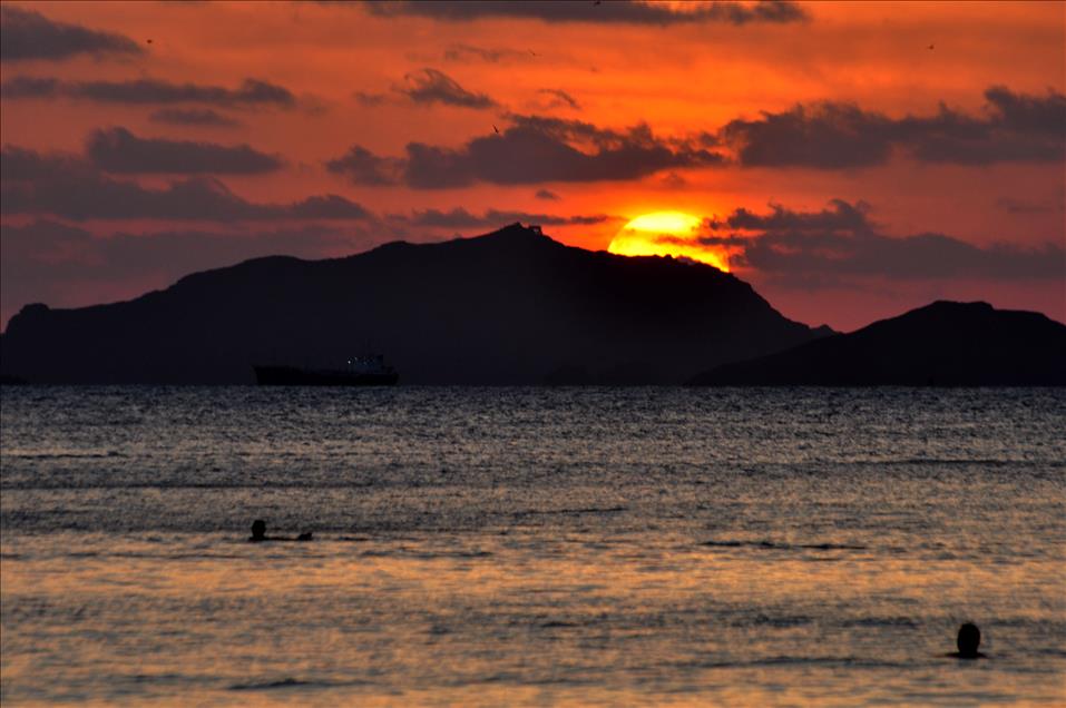 YEMEN'IN ADEN KENTI TURIST CEKMEYE DEVAM EDIYOR