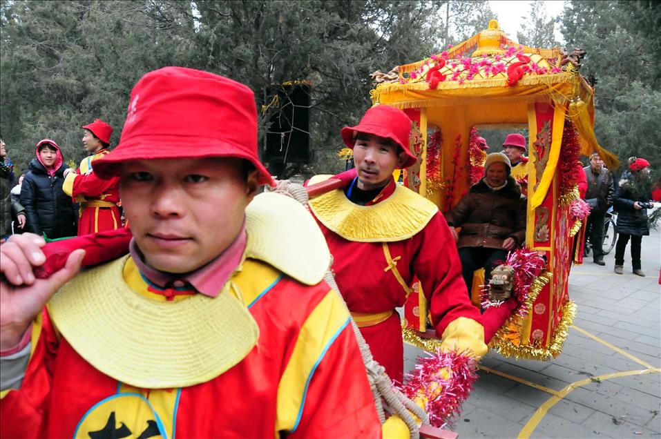 CIN'IN YILAN YILINDA HALK PANAYIRLARA AKIN ETTI