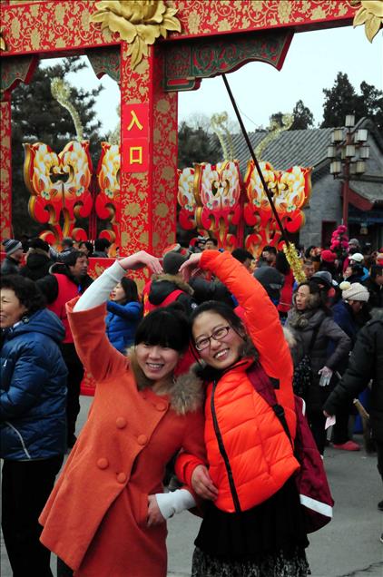 CIN'IN YILAN YILINDA HALK PANAYIRLARA AKIN ETTI