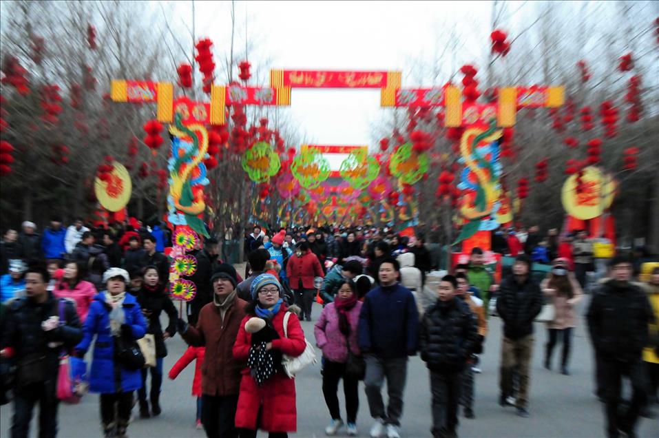CIN'IN YILAN YILINDA HALK PANAYIRLARA AKIN ETTI