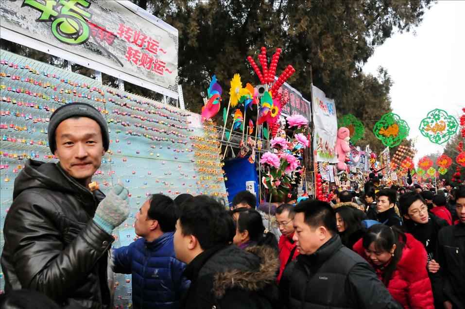 CIN'IN YILAN YILINDA HALK PANAYIRLARA AKIN ETTI