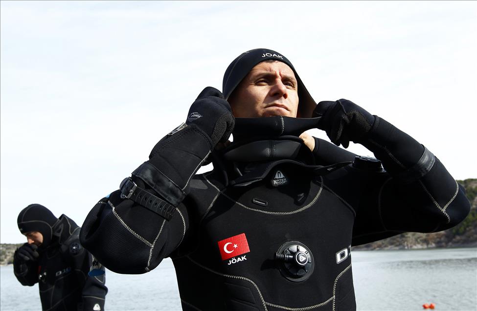 ZOR YERLERDE GOREVDEYIZ