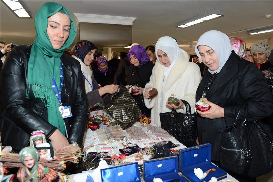 ANADOLU AJANSI CALISANLARININ ESLERINCE HAZIRLANAN KERMES