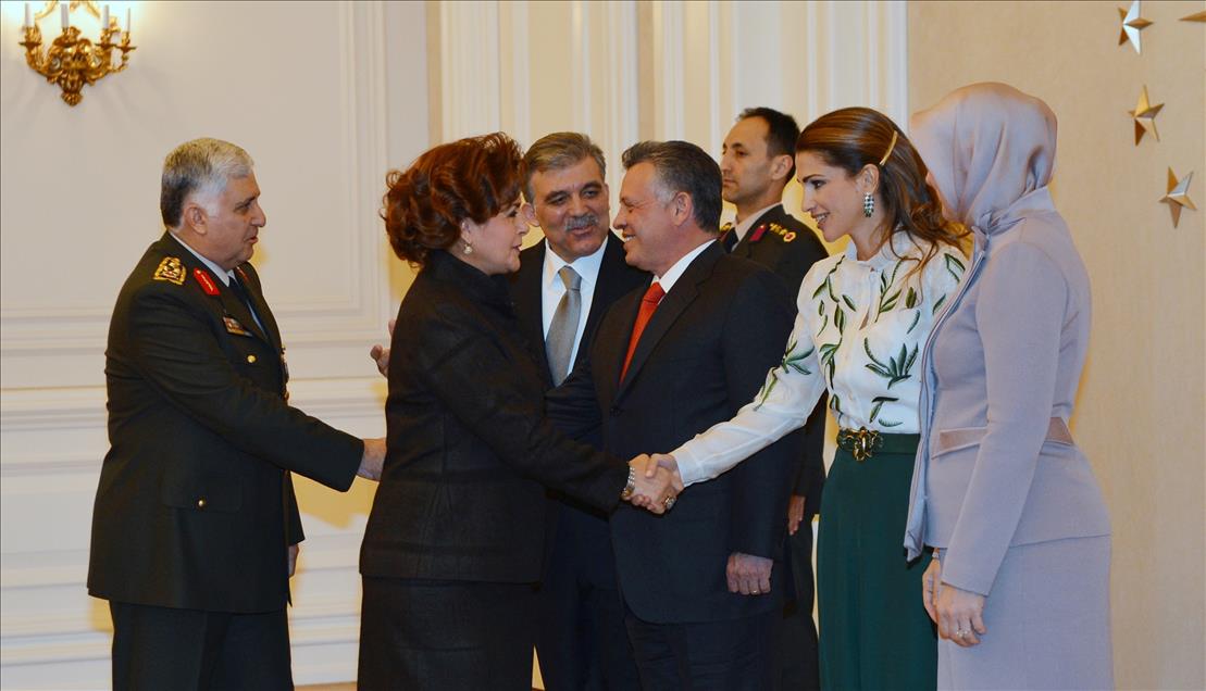 GUL, URDUN KRALI 2. ABDULLAH ONURUNA YEMEK VERDI