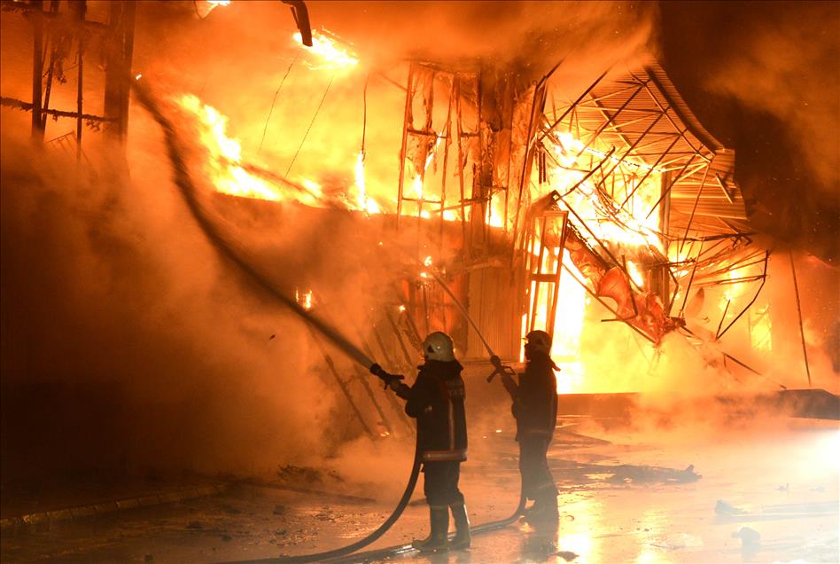 ANKARA'DAKI YUNUS EMRE HALK CARSISI'NDA YANGIN