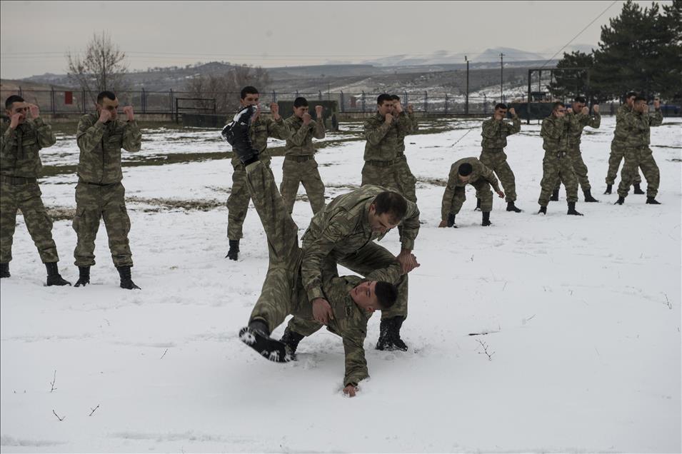 TSK'NIN GOZBEBEGI KOMANDOLAR