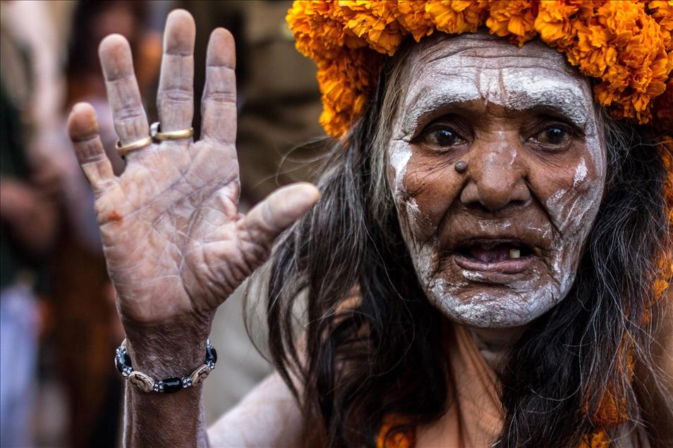 HINDISTAN'DA MAHA SHIVARATRI KUTLAMASI
