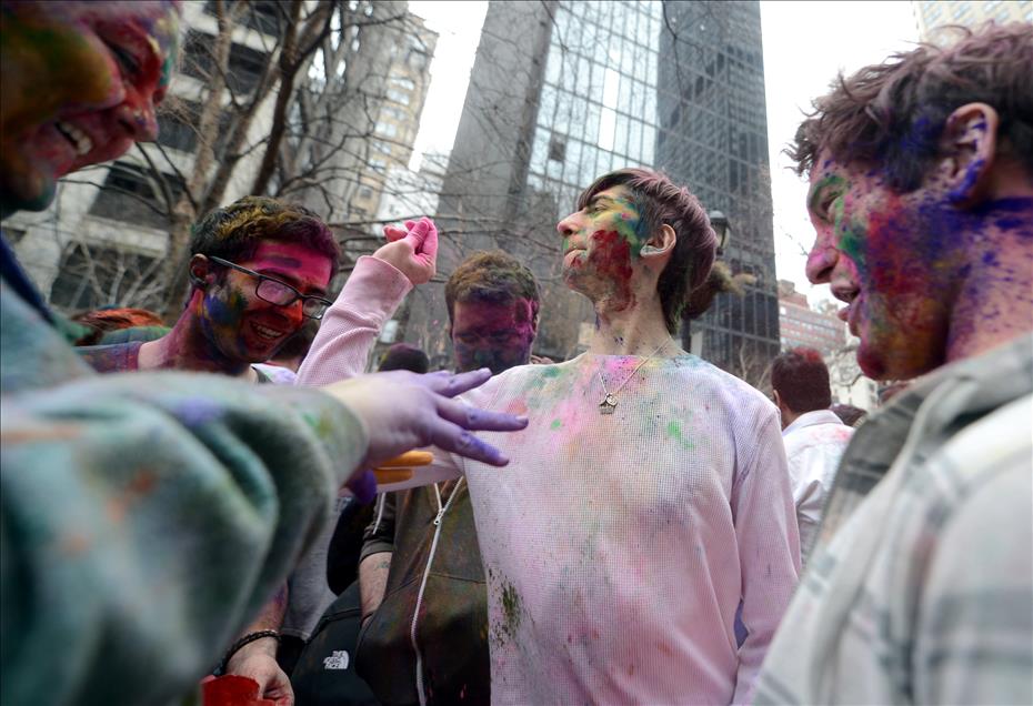 HOLI FESTIVALI NEW YORK'TA DA KUTLANDI