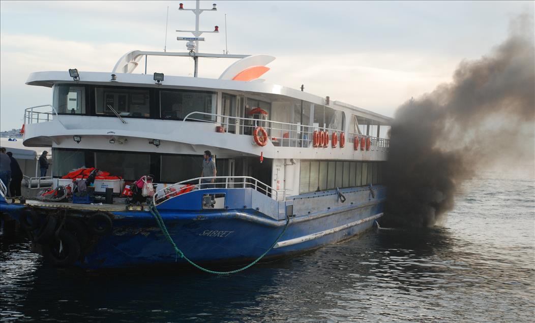 KADIKOY'DEKI TEKNE YANGINI