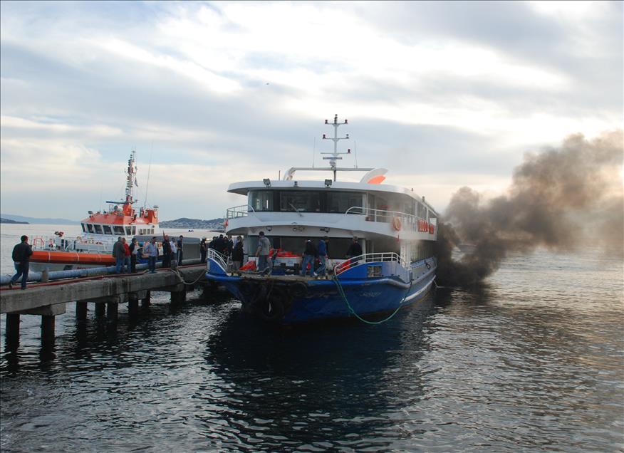 KADIKOY'DEKI TEKNE YANGINI