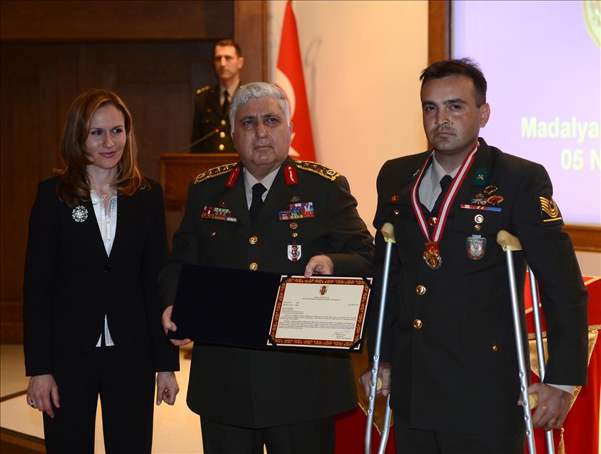''KAHRAMAN GAZI''YE USTUN CESARET VE FERAGAT MADALYASI