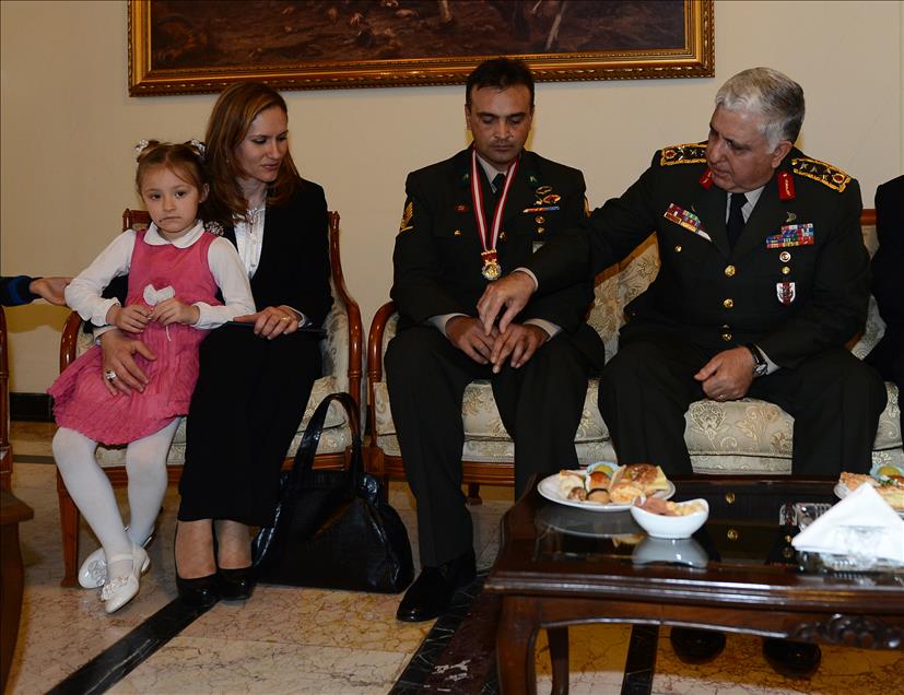 ''KAHRAMAN GAZI''YE USTUN CESARET VE FERAGAT MADALYASI