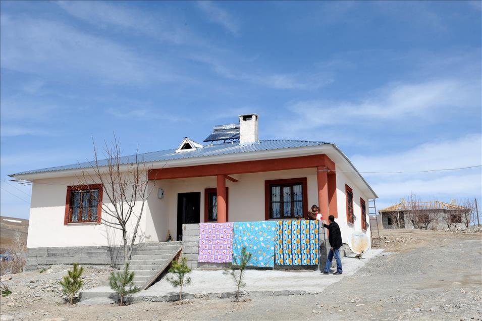 KERPIC EVLERDEN MODERN KOYLERE