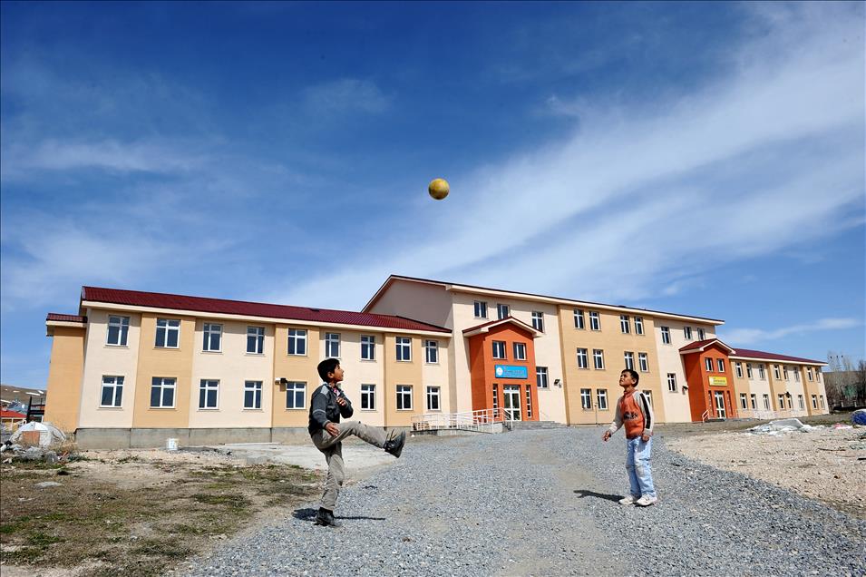 KERPIC EVLERDEN MODERN KOYLERE