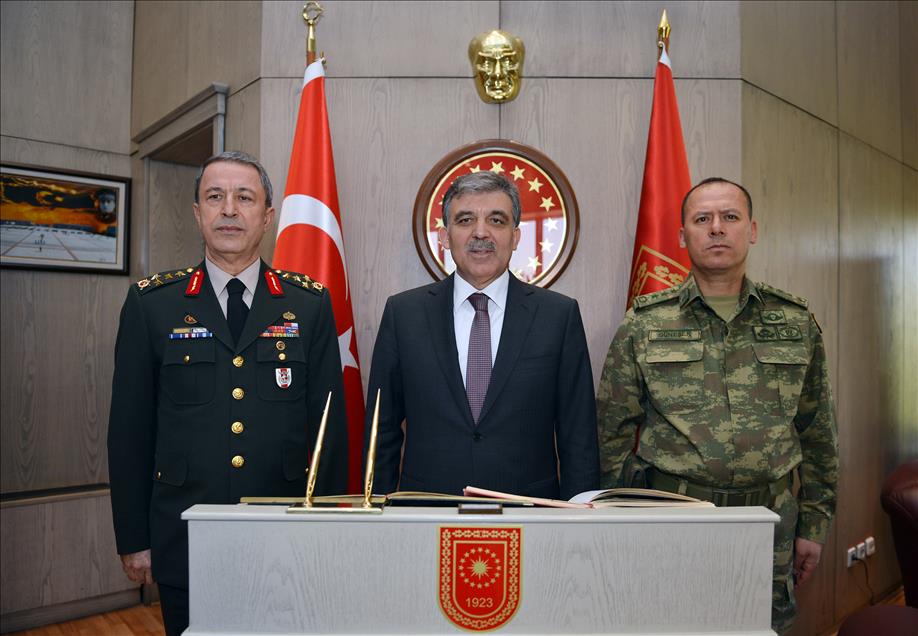 GUL, CUMHURBASKANLIGI MUHAFIZ ALAYI KOMUTANLIGINI ZIYARET ETTI