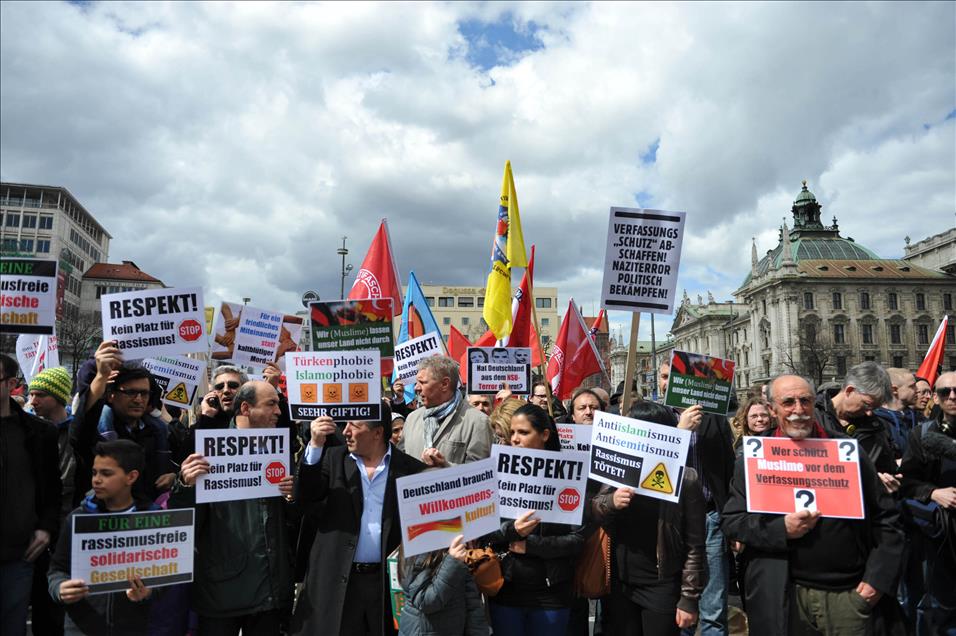 MUNIH'TE IRKCILIK PROTESTO EDILDI