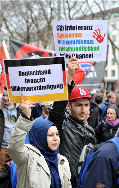 MUNIH'TE IRKCILIK PROTESTO EDILDI