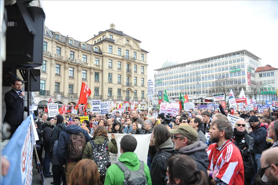MUNIH'TE IRKCILIK PROTESTO EDILDI