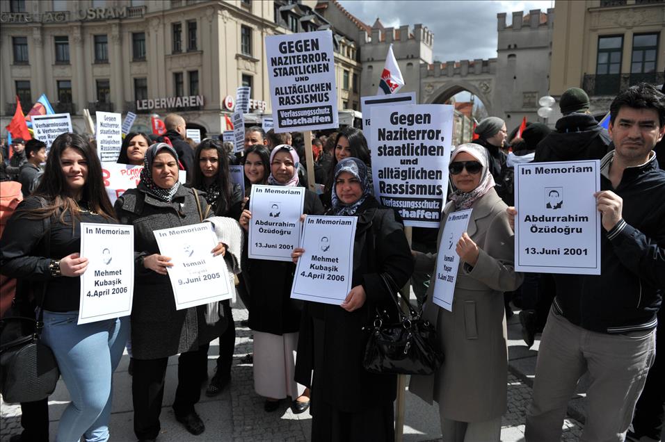 MUNIH'TE IRKCILIK PROTESTO EDILDI