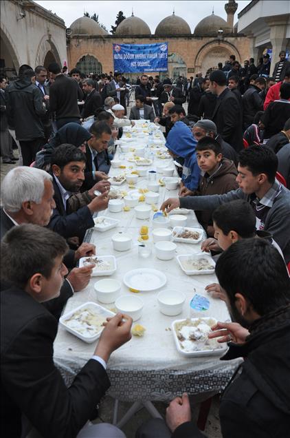 SANLIURFA'DA SAFAK VAKTI TRIT IKRAM EDILDI