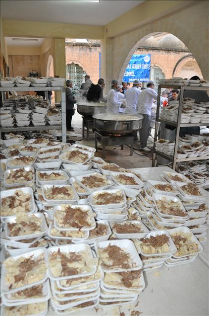 SANLIURFA'DA SAFAK VAKTI TRIT IKRAM EDILDI