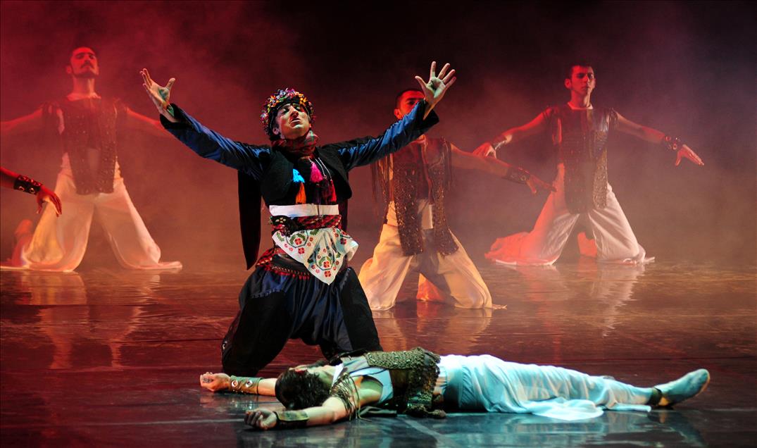 SHAMAN DANS TIYATROSU, ANTALYALI SANATSEVERLERLE BULUSTU